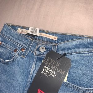 Premium Denim Levi’s Straight Ribcage Ankle Jeans